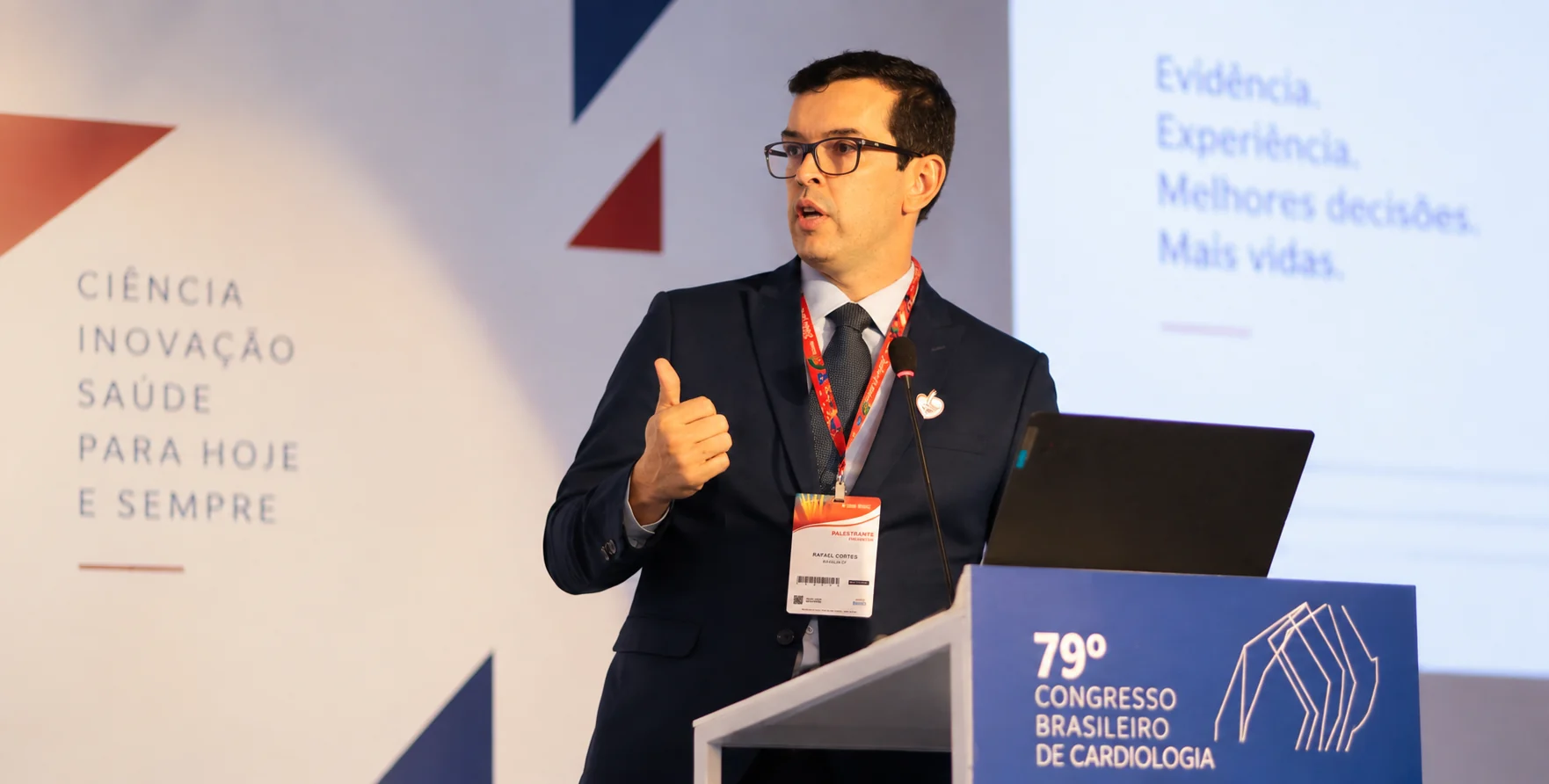 Dr. Rafael Côrtes durante aula no 79º Congresso Brasileiro de Cardiologia